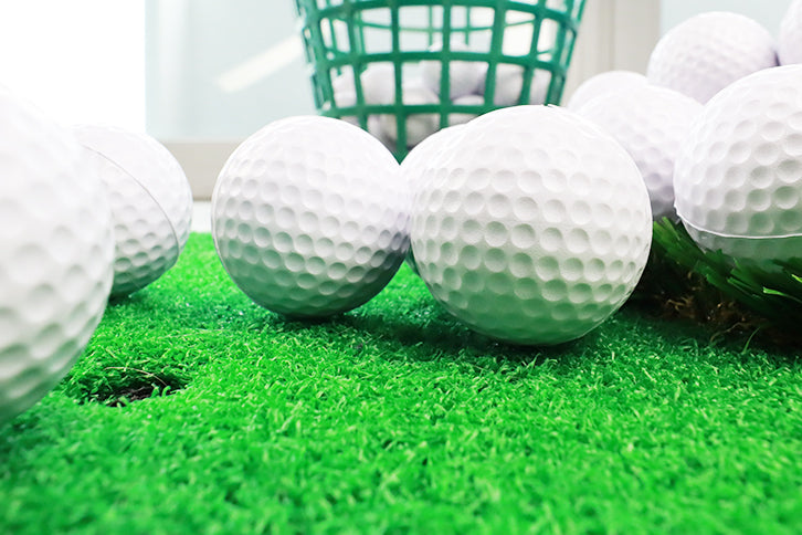 50 weiße Indoor Golfbälle