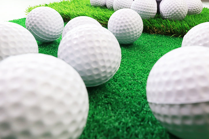 50 weiße Indoor Golfbälle